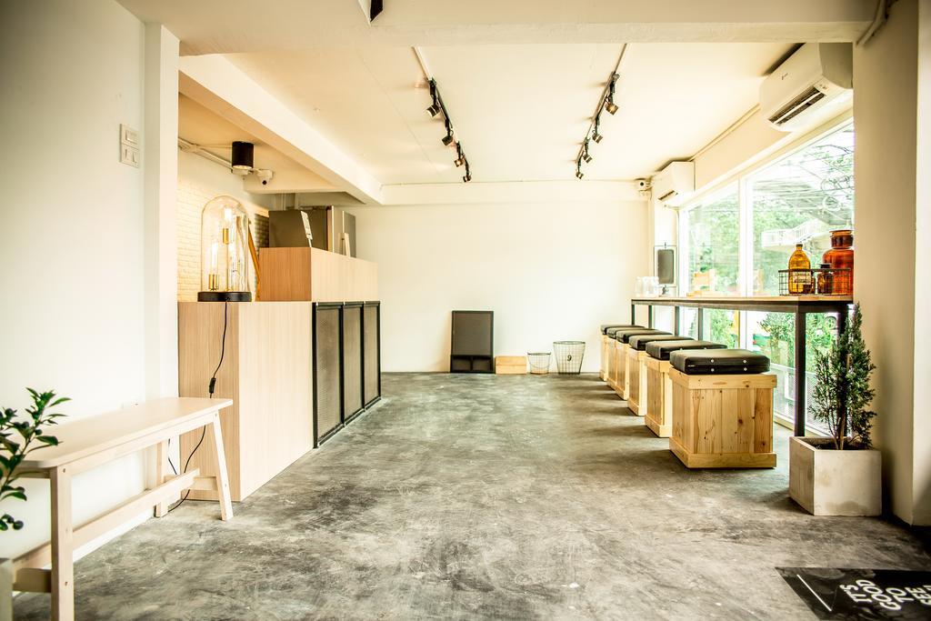 The Rabbit'S Hole Hostel Bangkok Exterior photo